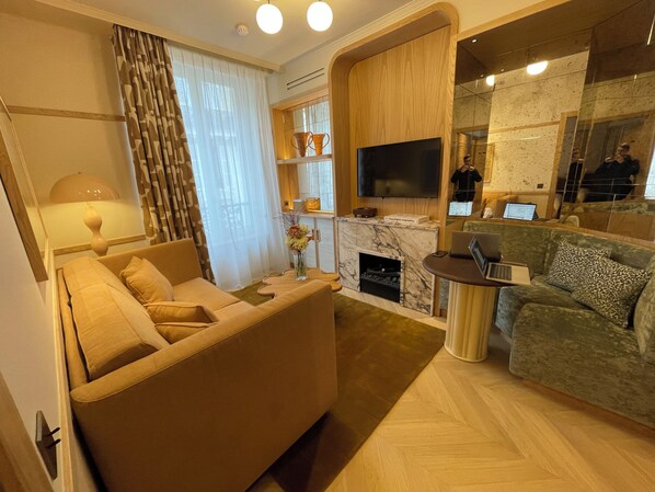 Iron/ironing board, free WiFi