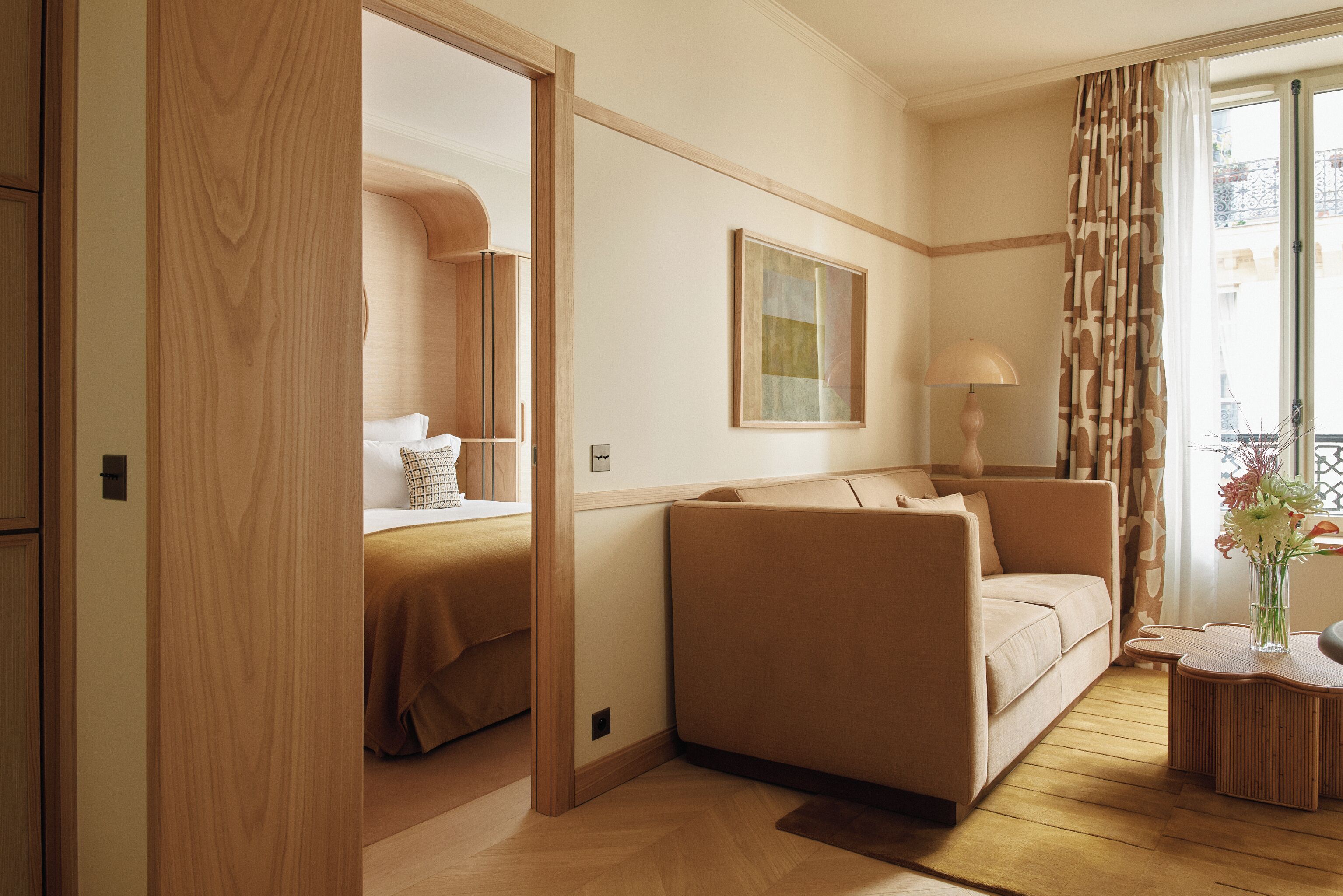 Deluxe Room, City View | Living area | 55-inch Smart TV with satellite channels, fireplace, Netflix