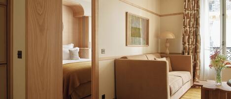 Chambre Deluxe, vue ville | Coin séjour | TV connectée, Netflix, services de streaming, espaces bureaux