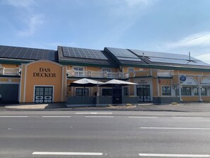 واجهة المنشأة