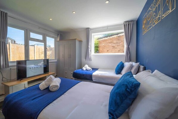 1 bedroom, iron/ironing board, WiFi, bed sheets