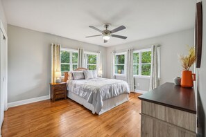 3 soverom, strykejern/-brett, wi-fi og sengetøy