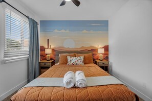 3 bedrooms, iron/ironing board, WiFi, bed sheets - Minutes from Old Twn Scottsdale, Spring Training, Spas, w/ Pool & Private Patio (Scottsdale)