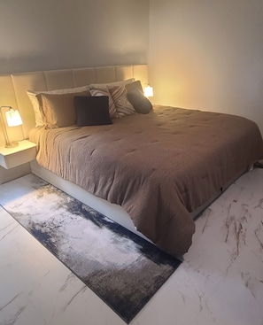 Ferros/tábuas de passar roupa, Wi-Fi, roupa de cama