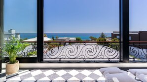 Interior - Stunning Views, Walk to Beach, Heated Splash Pool - Iparadesi (Cape Town)
