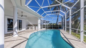 Unclassified image, 5 of 31, button