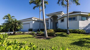 Unclassified image, 2 of 29, button