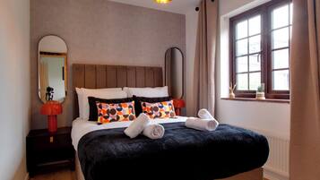 Iron/ironing board, WiFi (free), bed sheets