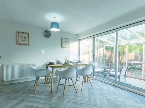 Pass the Keys | Large 4 Bedroom Home | Stunning views | Contractor