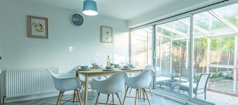 Pass the Keys | Large 4 Bedroom Home | Stunning views | Contractor