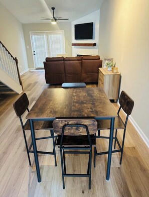 تناول الطعام