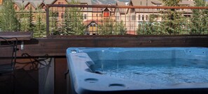 Outdoor spa tub - Premier Property - Walk to Lifts & Town-Private Hot Tub Jan 17th-Private Garage (Breckenridge)