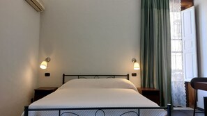 6 bedrooms, WiFi, bed sheets