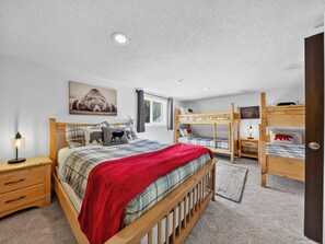 3 bedrooms, free WiFi, bed sheets