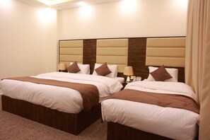 Family Triple Room, Balcony, Mountain View | Free WiFi - Petra Brothers Hotel (Wadi Musa)