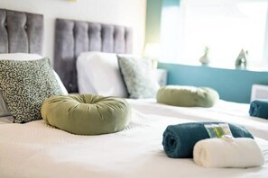 Iron/ironing board, WiFi, bed sheets