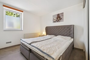 2 bedrooms, WiFi, wheelchair access - Holiday Apartment "Zum Segel" 2 with Private Terrace and Wi-Fi (Zadelsdorf)