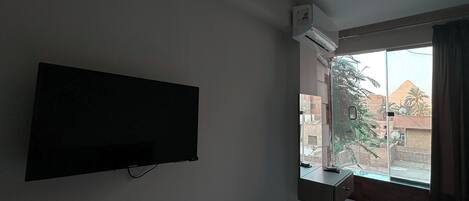 Deluxe Double or Twin Room | In-room safe, individually decorated, blackout drapes, soundproofing