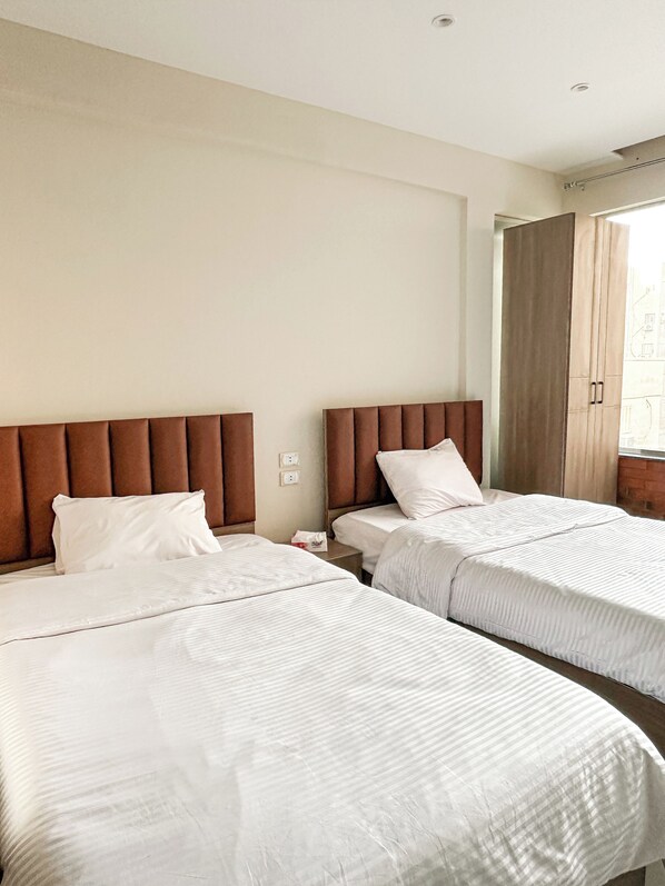 Deluxe Double or Twin Room | In-room safe, individually decorated, blackout drapes, soundproofing - The Pyramid Vault View INN (Giza)