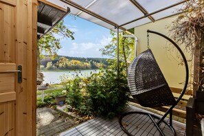 Terrace/patio - Holiday Home 257 with Lake View, Private Terrace, and Wi-Fi (Zadelsdorf)