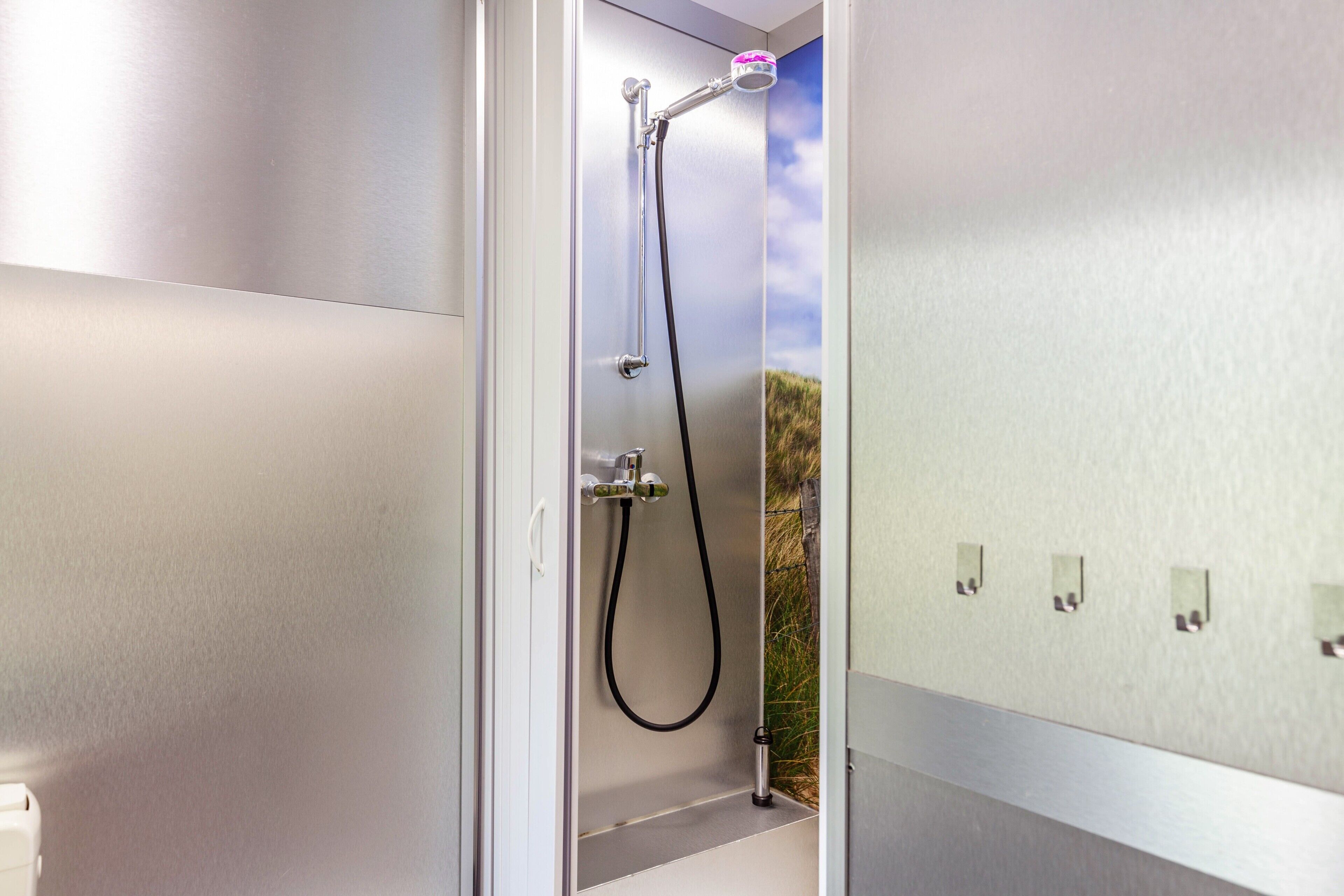 Dusche, kostenlose Toilettenartikel, Haartrockner