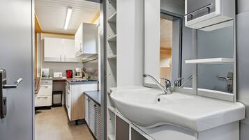 KĂŒhlschrank, Mikrowelle, Ofen, Herdplatte