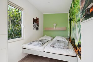 2 bedrooms, WiFi - Holiday Home 'Ferienhaus 35' with Private Terrace, Shared Garden and Wi-Fi (Zadelsdorf)