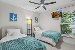 5 bedrooms, free WiFi, bed sheets, wheelchair access