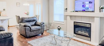 Charming Private Room Close To West Edmonton Mall