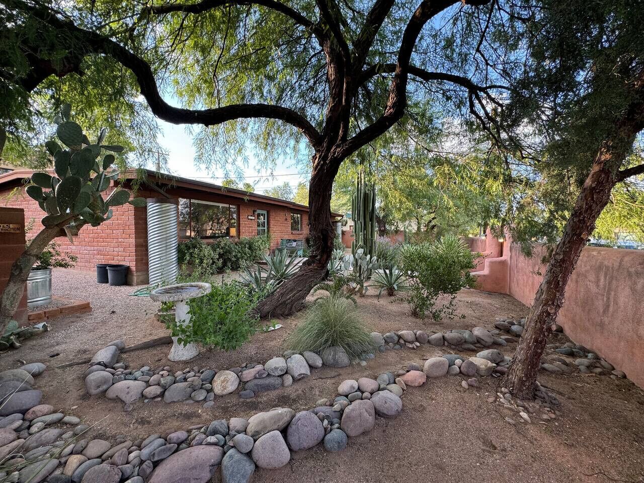 المنطقة المحيطة بالمنشأة