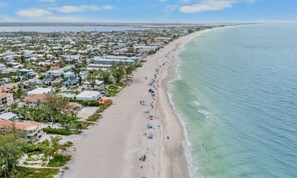 Beach nearby - NEW!~ Beach Front/Heated Pool! Coconuts 107 (Holmes Beach)