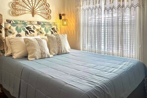 Strygejern/strygebræt, internetforbindelse, sengetøj