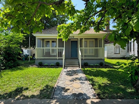 Exterior. Peaceful Retreat - Greatbend, KS