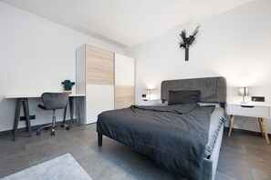 2 bedrooms, WiFi, bed sheets