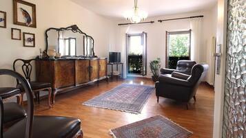 Apartment, Bergblick | Wohnbereich