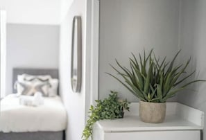 Strykejern/-brett, wi-fi og sengetøy