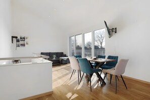 Interior - Apartments "White House – App 4 and 5" with Private Terrace, Balcony and Wi-Fi (Kappel-Grafenhausen)