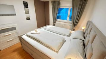 1 slaapkamer, een strijkplank/strijkijzer, gratis wifi, beddengoed