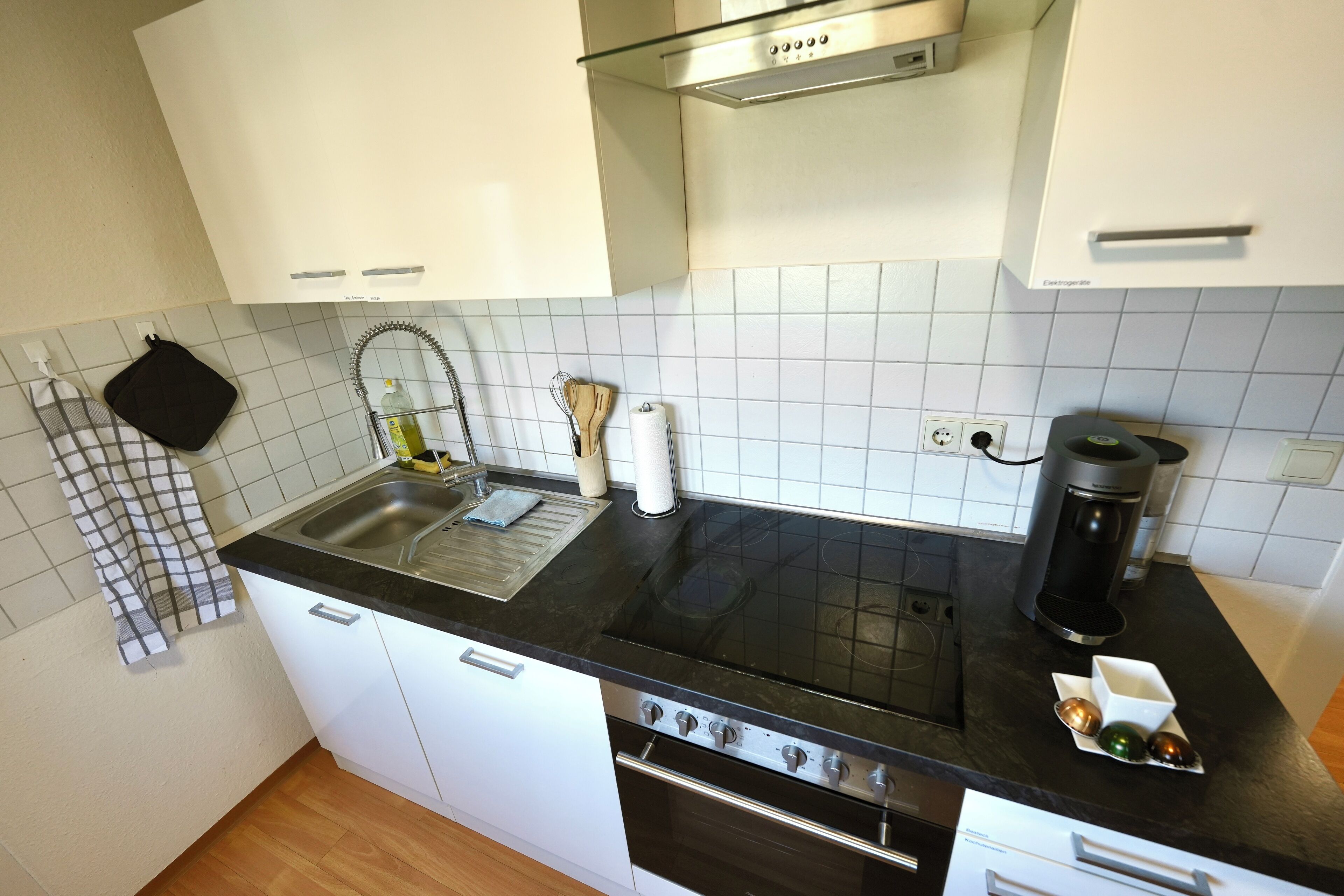 Kühlschrank, Ofen, Herdplatte, Geschirrspüler