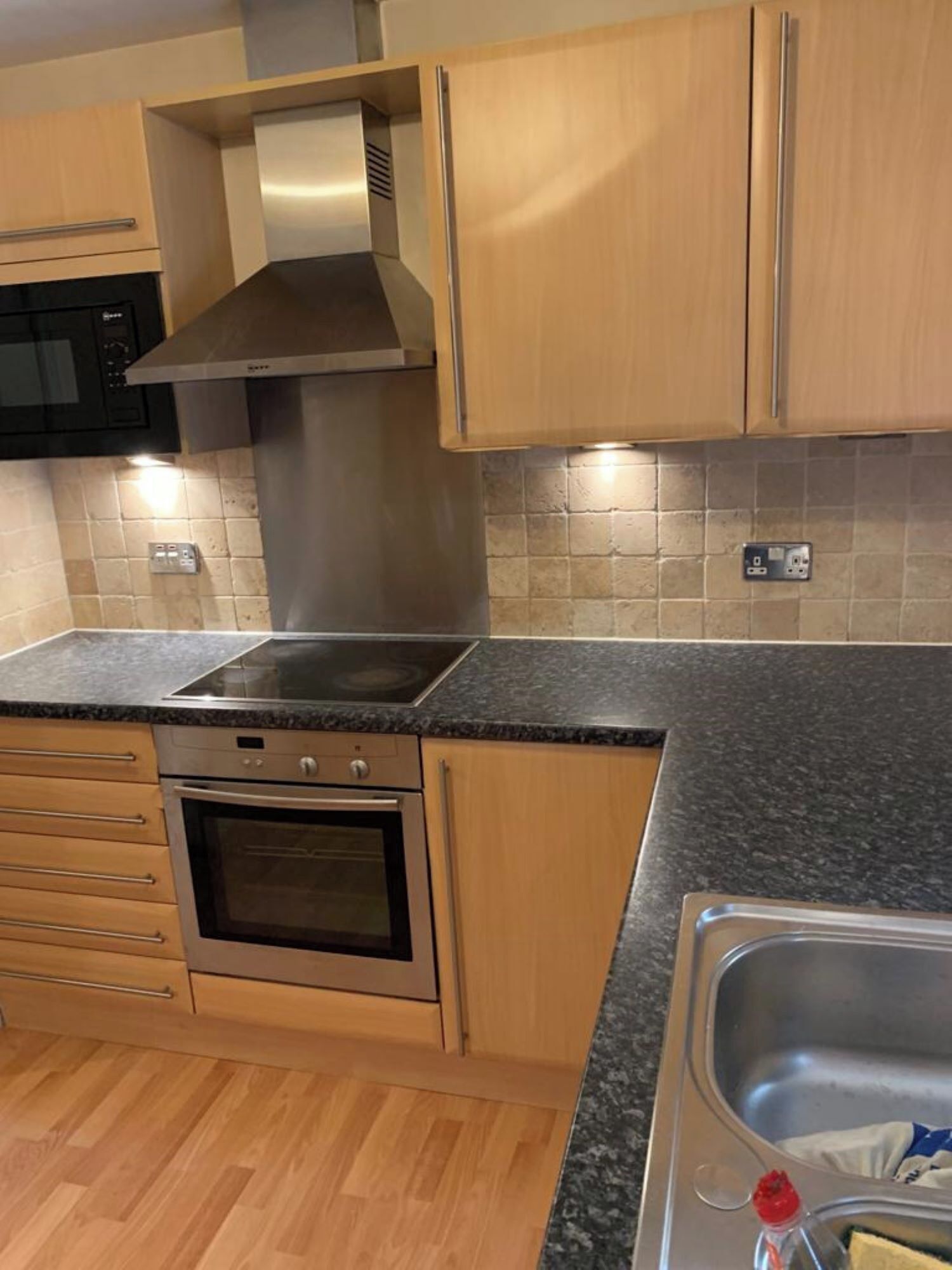 Refrigerador, microondas, horno, placa de cocina