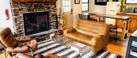 TV, fireplace, stereo