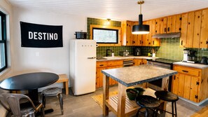 Refrigerador, horno, parrilla de estufa y lavavajillas 