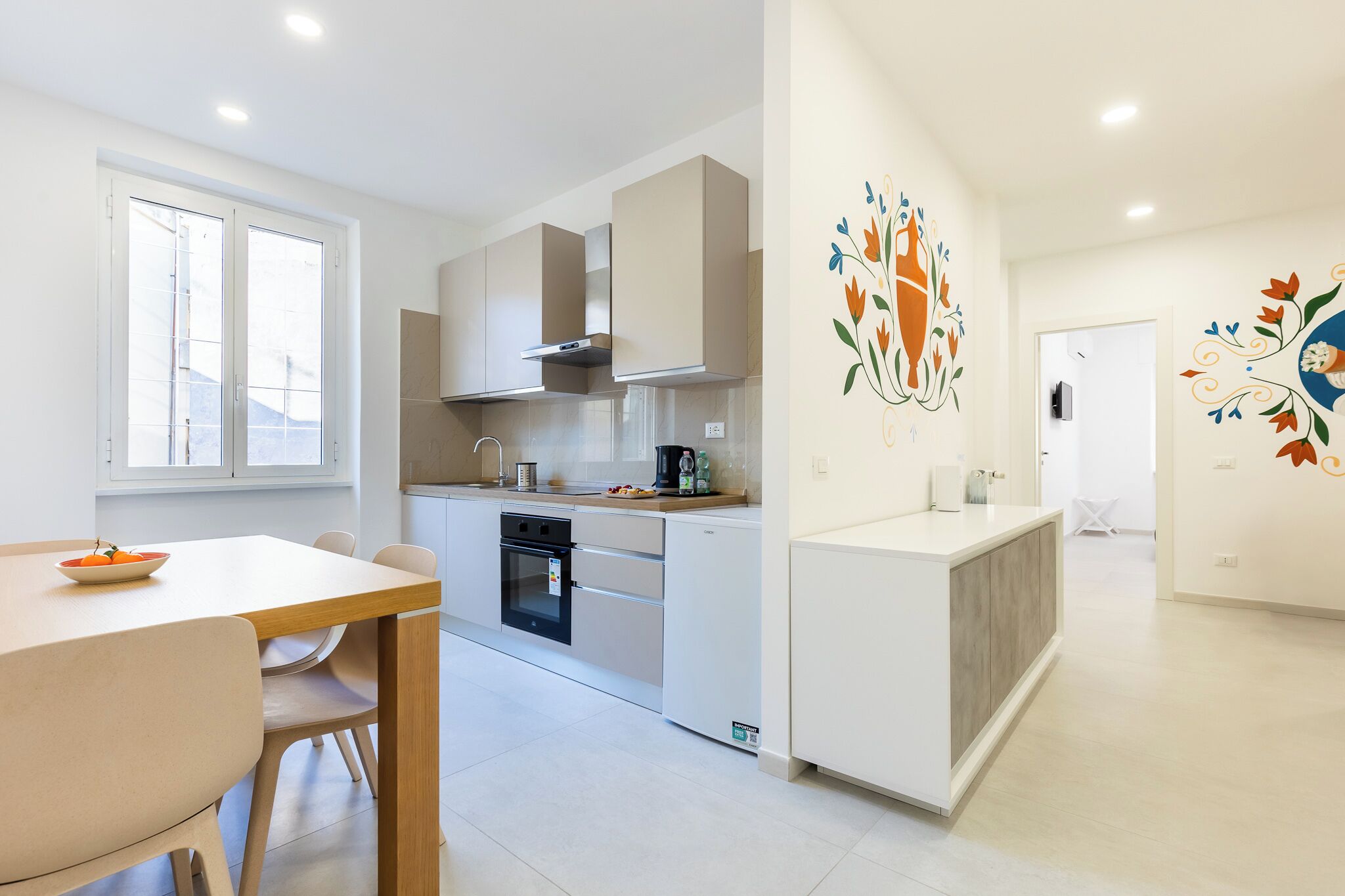 Fridge, oven, stovetop, coffee/tea maker