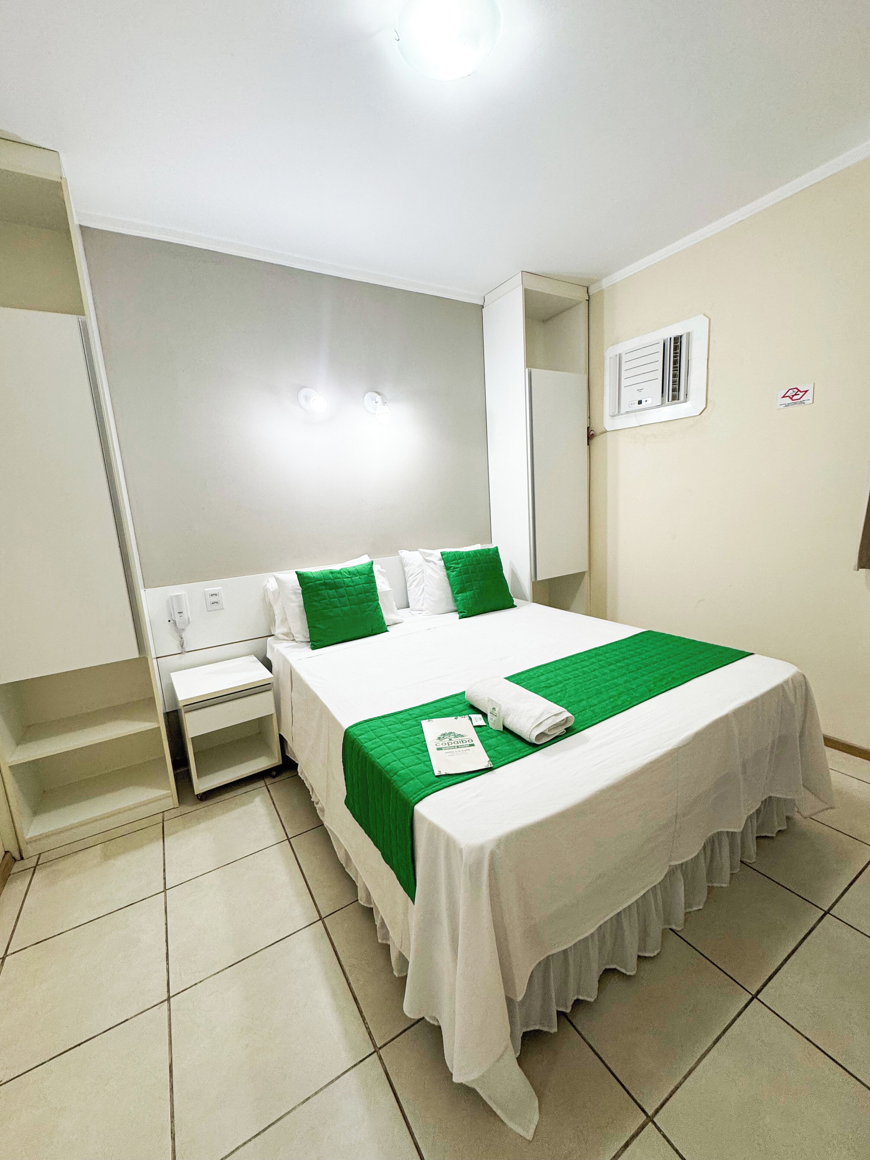 Standard Suite | Desk, free WiFi