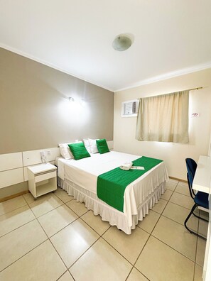 Standard Suite | Desk, free WiFi