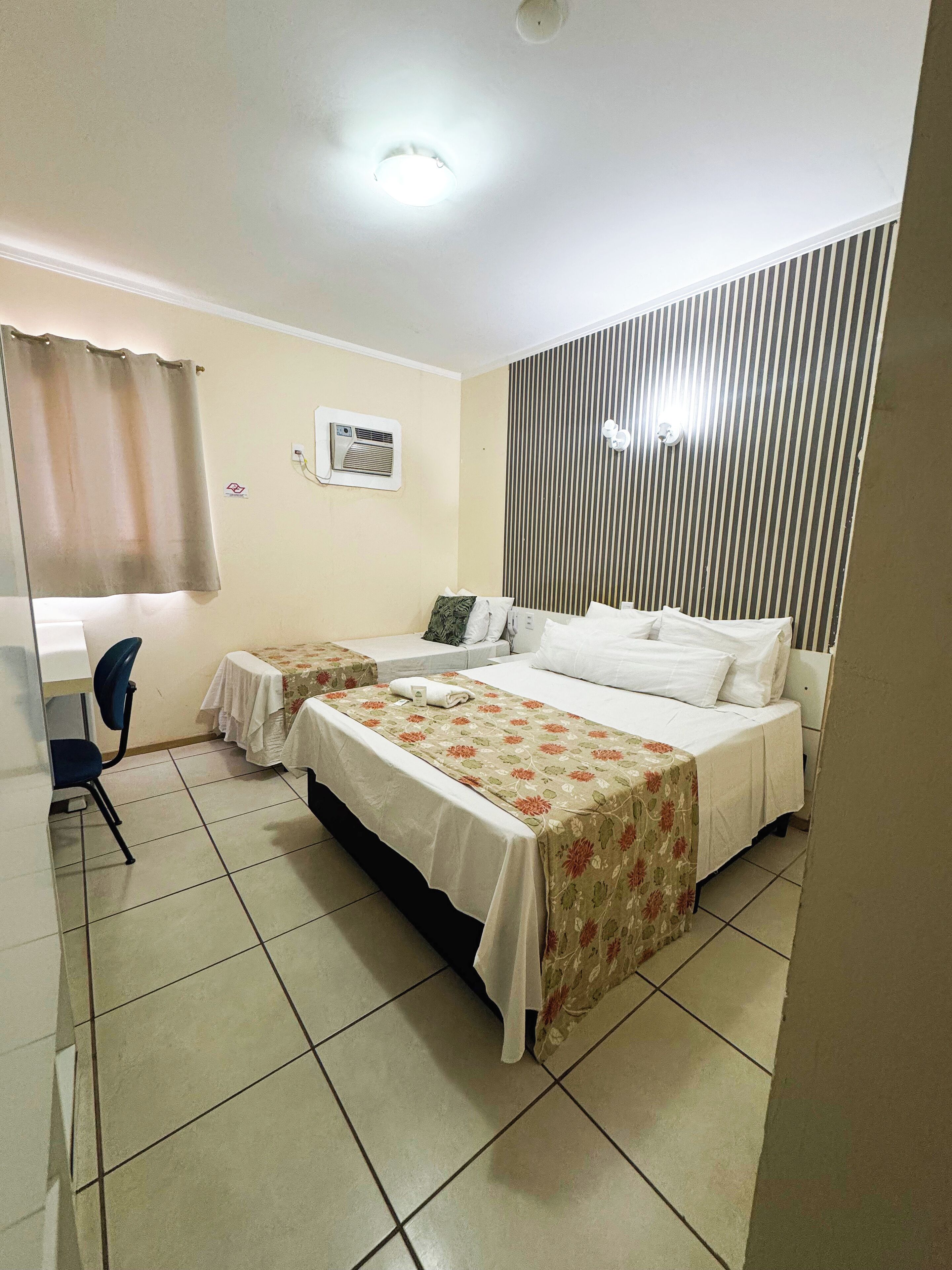 Chambre Triple | Bureau, Wi-Fi gratuit