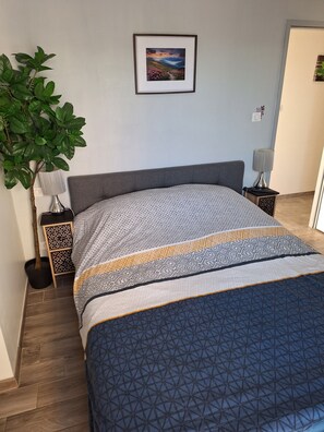 4 Schlafzimmer, Bügeleisen/Bügelbrett, WLAN