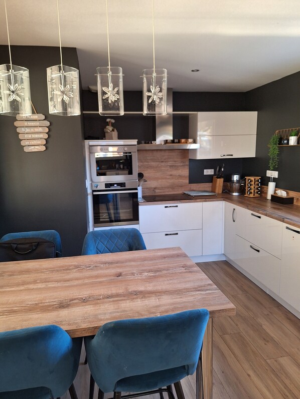 Microwave, oven, dishwasher