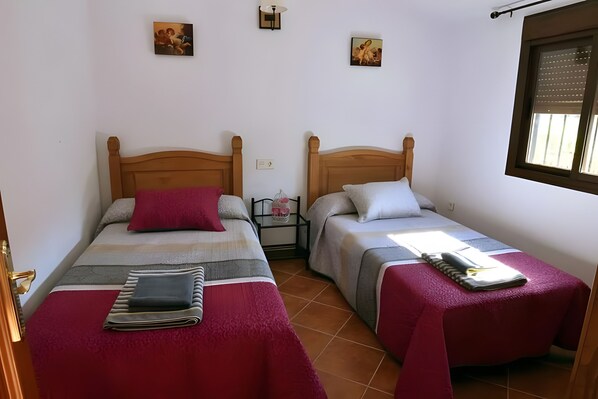 Strygejern/strygebræt, Wi-Fi, sengetøj