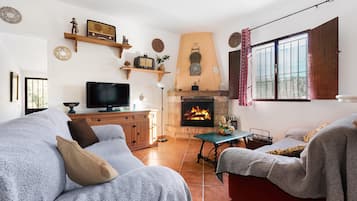 Televisión, chimenea